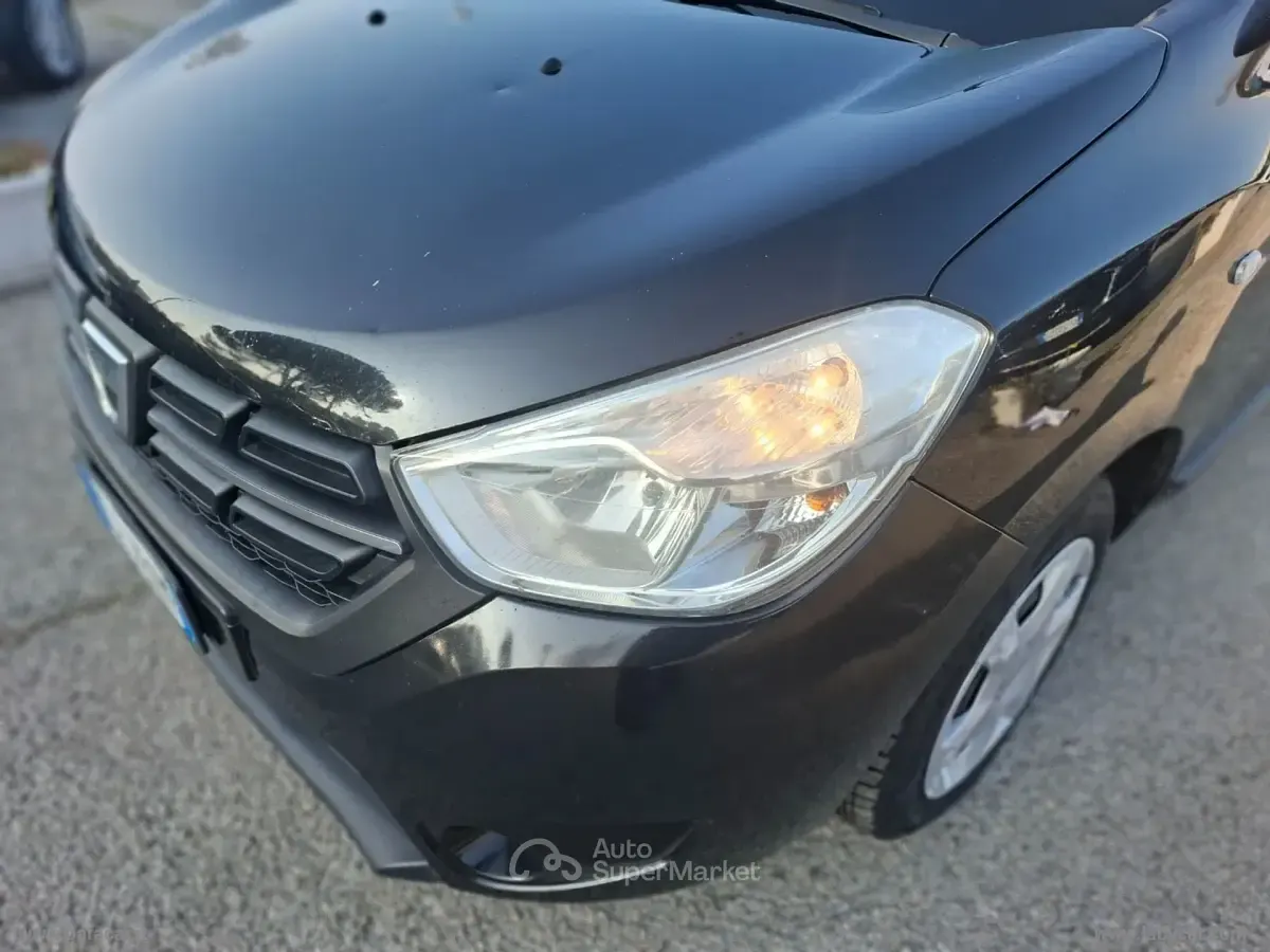 Gebraucht Dacia Dokker Lauréate 102 PS (75 kW) 2017 Schwarz Van / Kleinbus