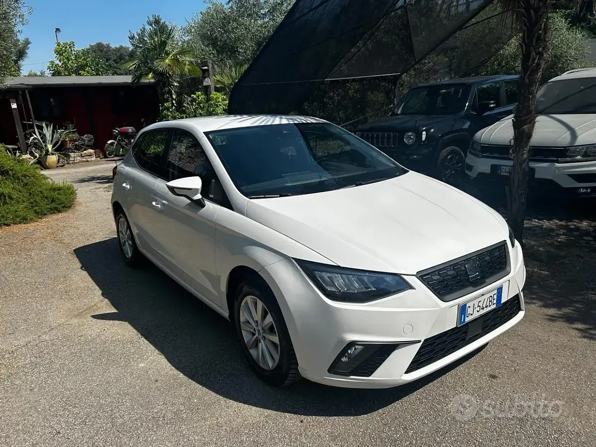 Usata Seat Ibiza 90 CV (66 kW) 2022 Bianco Utilitaria