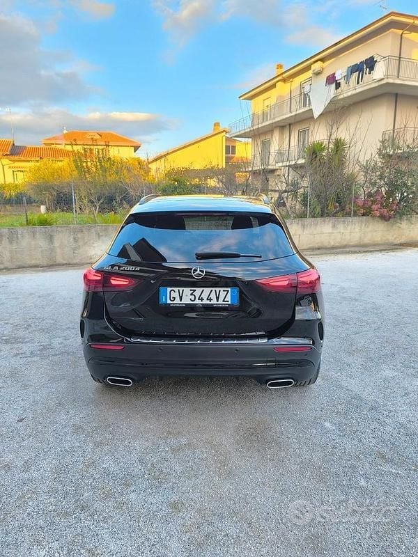 Usata Mercedes GLA200 Premium Plus 163 CV (119 kW) 2024 Nero SUV