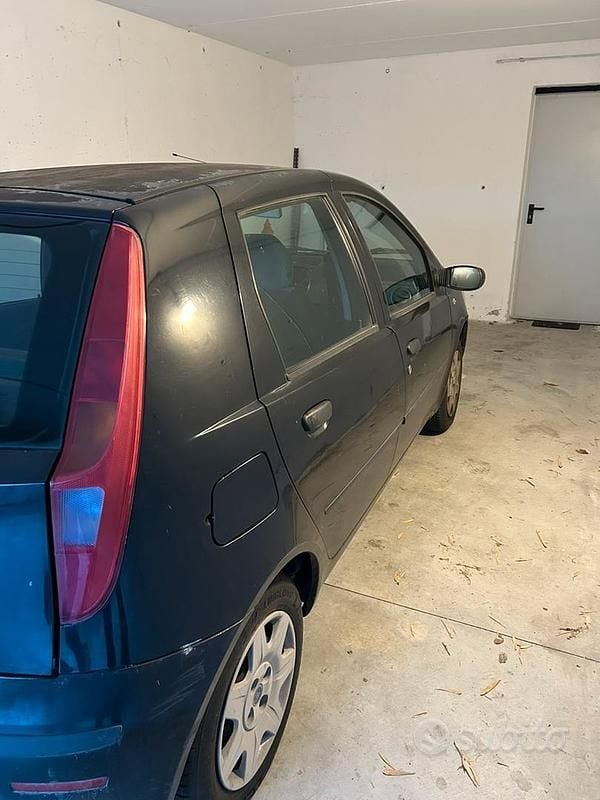 Usata Fiat Punto 60 CV (44 kW) 2005 Nero Utilitaria