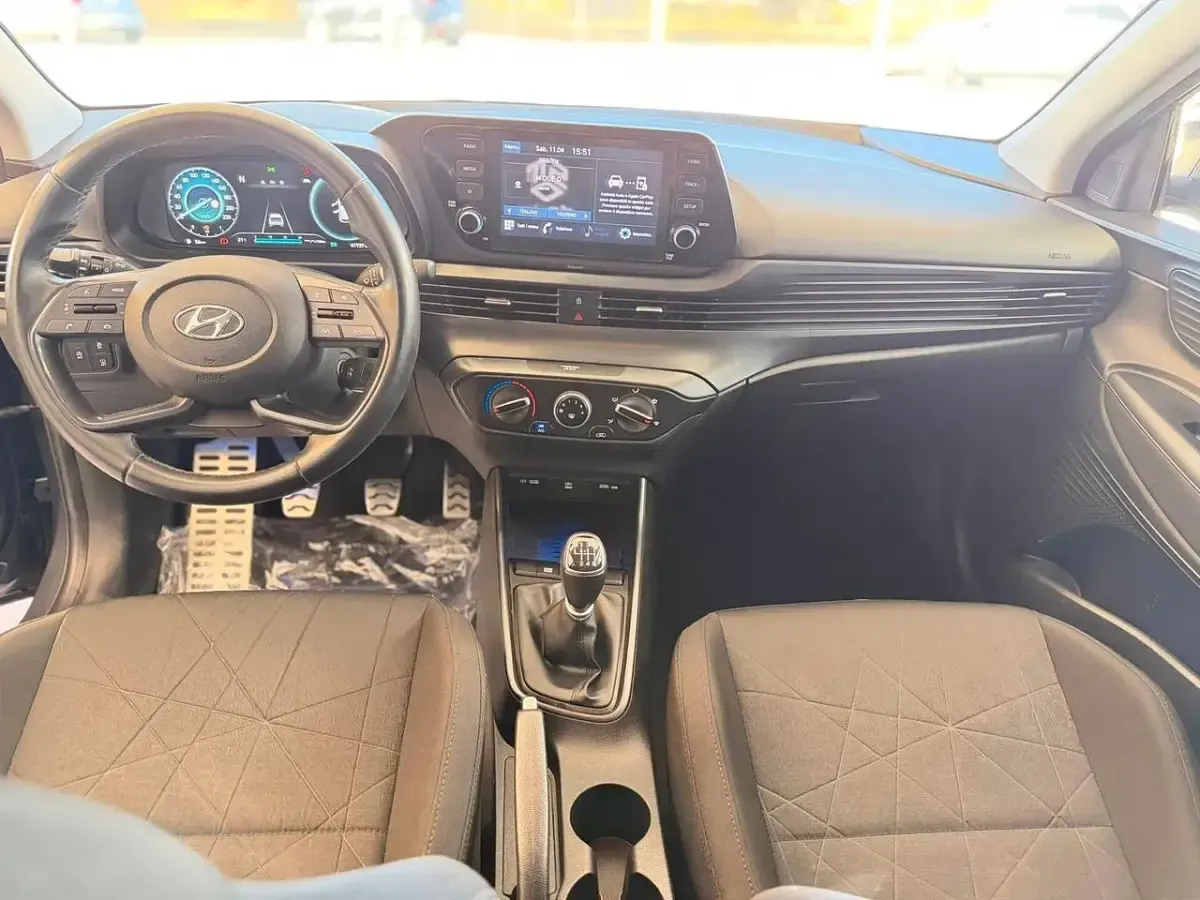 Käytetty Hyundai Bayon 100 HP (73 kW) 2022 Sininen Katumaasturi