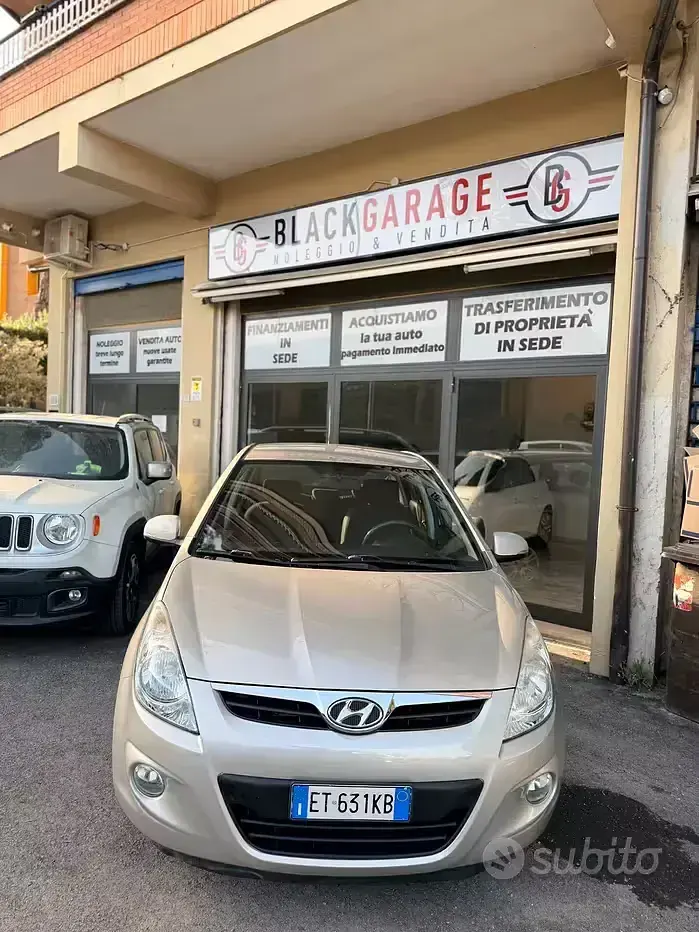 Usata Hyundai i20 Comfort 78 CV (57 kW) 2011 Grigio Utilitaria