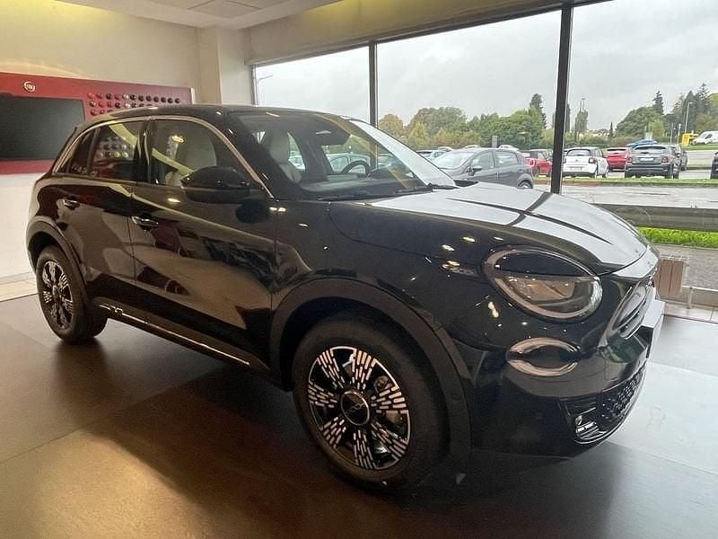Nuova Fiat 600 100 CV (73 kW) 2025 Multicolore SUV