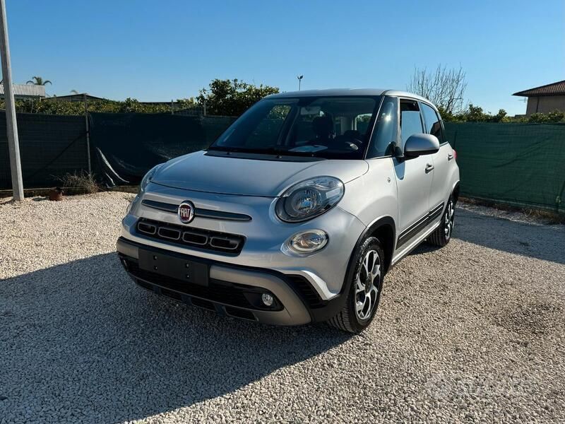 Argento Usata 2021 Fiat 500L Cross Monovolume | 13.200 € (Buon prezzo) - Immagine 1/4