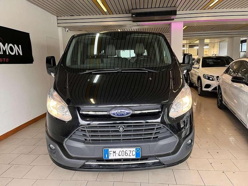 Usata Ford Tourneo Titanium 170 CV (125 kW) 2017 Nero Furgone