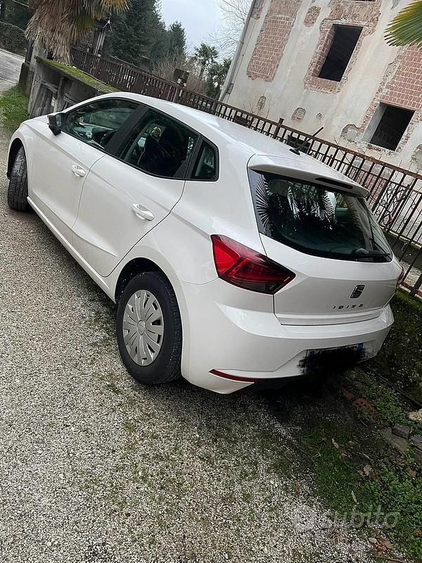 Usata Seat Ibiza 95 CV (69 kW) 2021 Bianco Utilitaria