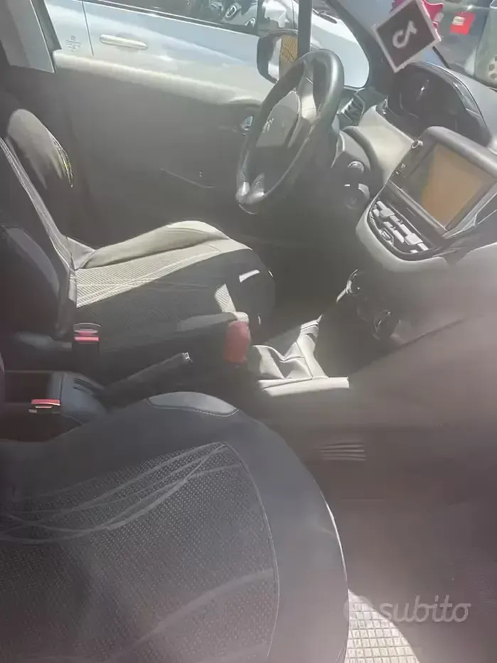 Usata Peugeot 208 2018 Grigio Utilitaria
