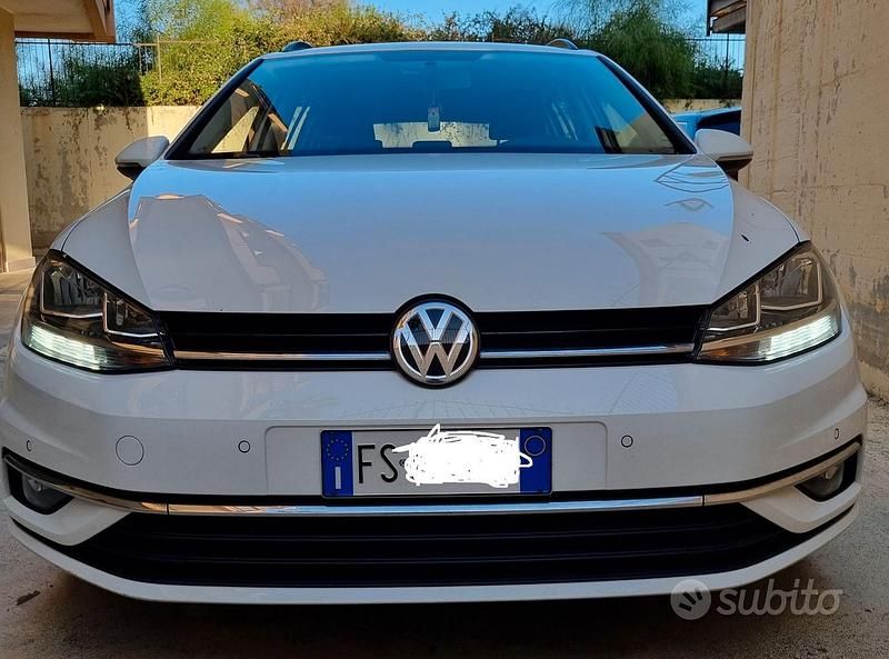 Usata VW Golf VII Business 116 CV (85 kW) 2018 Bianco Station wagon
