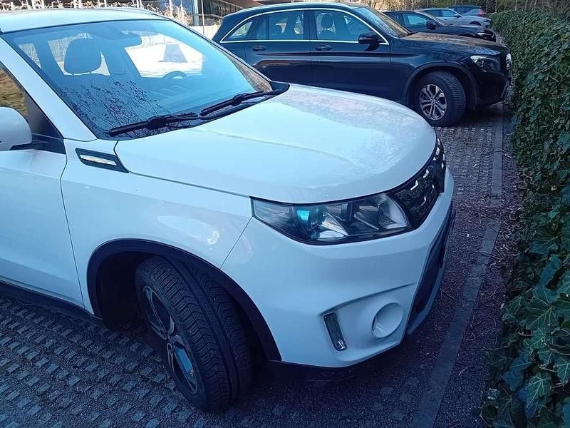 Second-hand Suzuki Vitara 120 CP (88 kW) 2016 Alb SUV