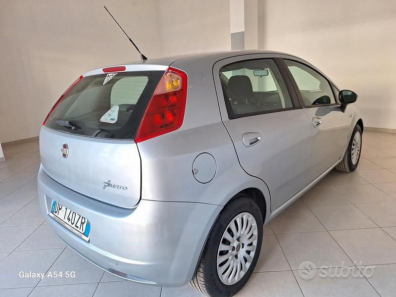 Usata Fiat Grande Punto 75 CV (55 kW) 2008 Grigio Utilitaria