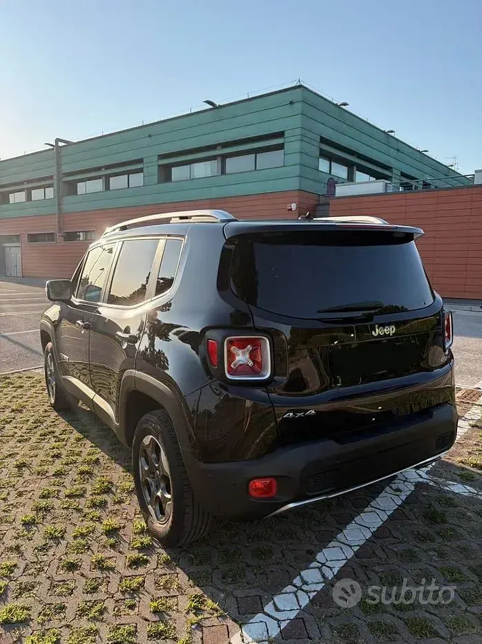 Usata Jeep Renegade Limited 140 CV (102 kW) 2015 Nero SUV
