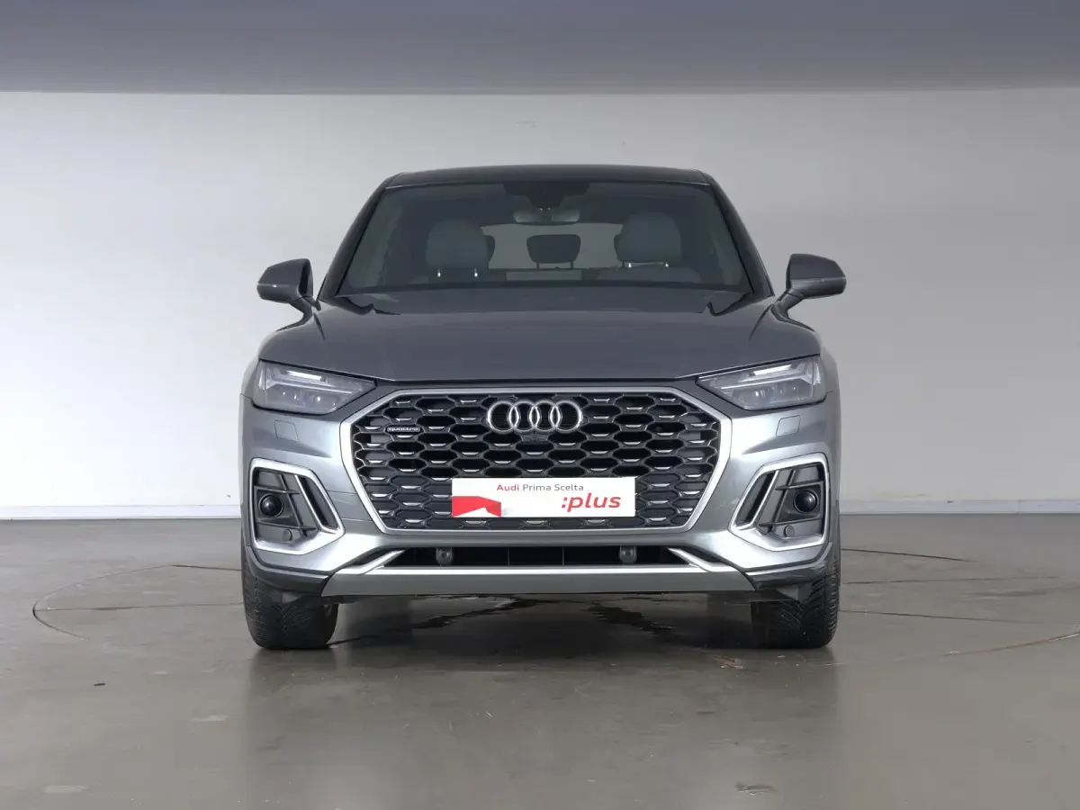 Usata Audi Q5 Sportback S-Line 204 CV (150 kW) 2024 Grigio daytona perlato SUV