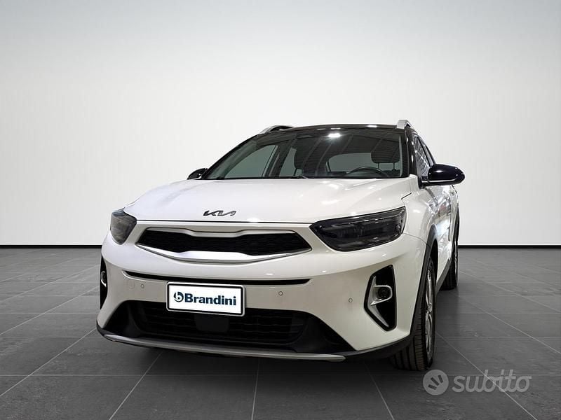 Usata Kia Stonic Style 84 CV (61 kW) 2023 Bianco SUV