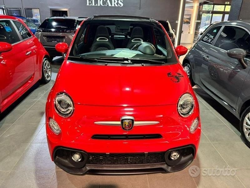 Usata Abarth 595C 145 CV (106 kW) 2021 Rosso pastello Cabrio