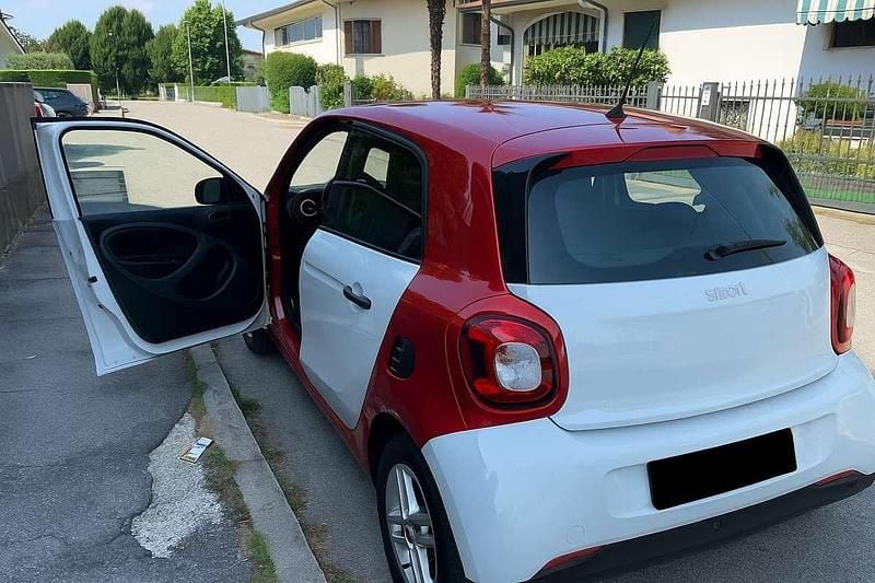 Usata Smart ForFour Superpassion 71 CV (52 kW) 2019 Bianco Utilitaria