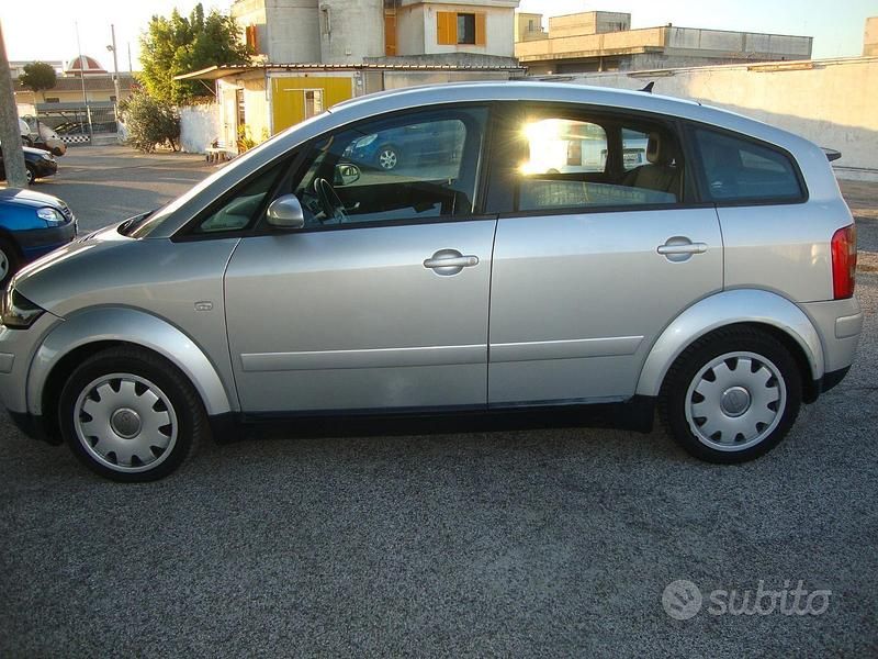Grigio Usata 2003 Audi A2 Due volumi | 2000 € (Buon prezzo) - Immagine 1/4