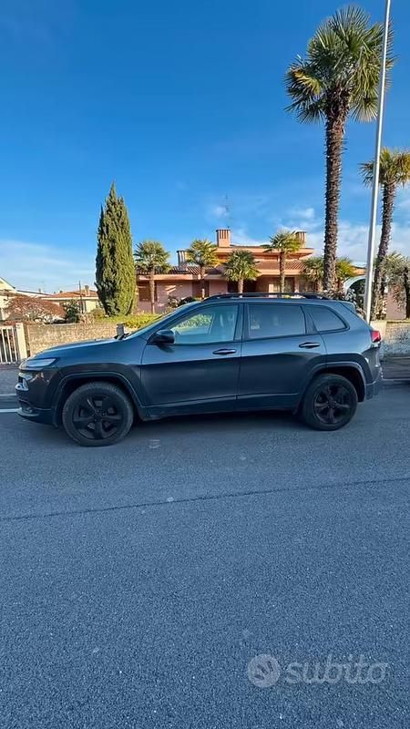 Używany Jeep Cherokee Night Eagle 200 KM (147 kW) 2017 SUV