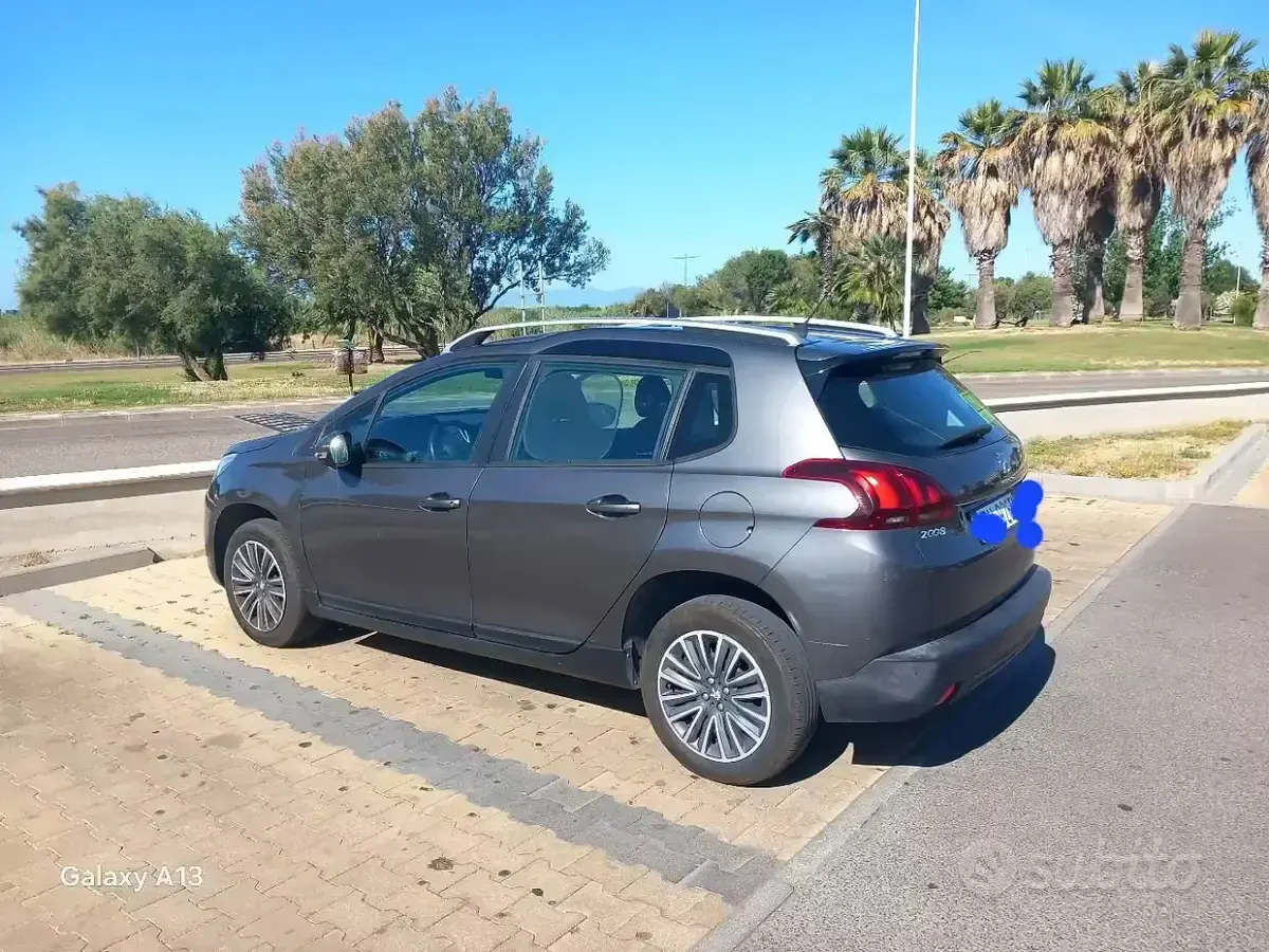 Usata Peugeot 2008 99 CV (72 kW) 2019 Grigio SUV