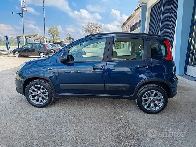 Usata Fiat Panda 4x4 S 86 CV (63 kW) 2017 Blu Utilitaria