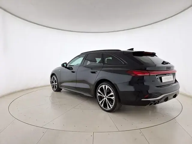 Nuova Audi A5 S-Line 204 CV (150 kW) 2025 Nero mito metallizzato Station wagon