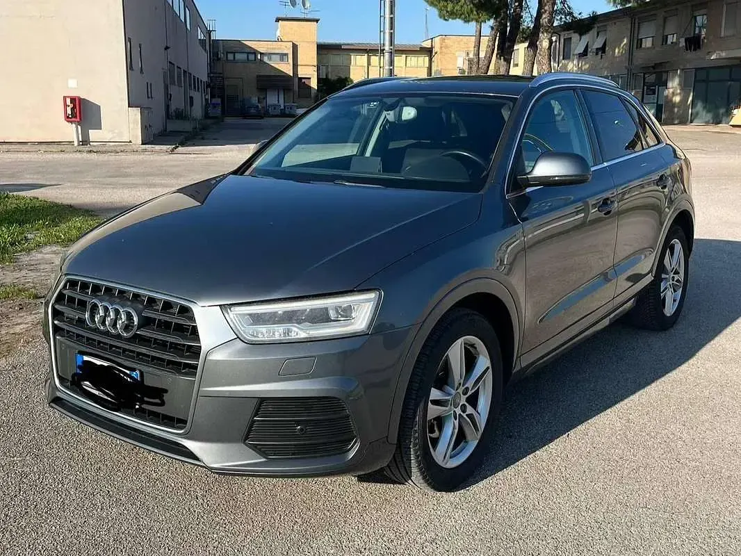 Usata Audi Q3 Business 150 CV (110 kW) 2015 Grigio SUV