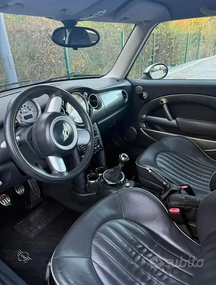 Usata Mini Cooper 88 CV (64 kW) 2005 Nero Utilitaria