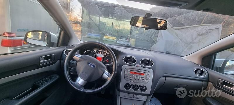Usata Ford Focus 116 CV (85 kW) 2008 Grigio Station wagon