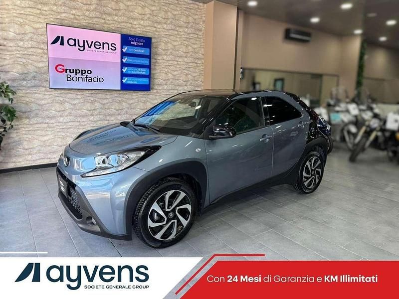 Grigio Usata 2024 Toyota Aygo X Active SUV | 15.900 € (Buon prezzo) - Immagine 1/4