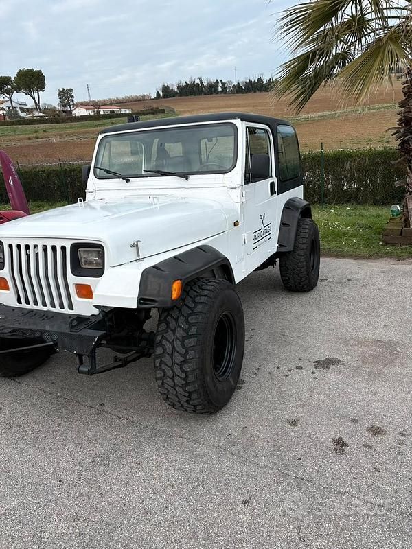 Usata Jeep Wrangler 1988 Bianco SUV