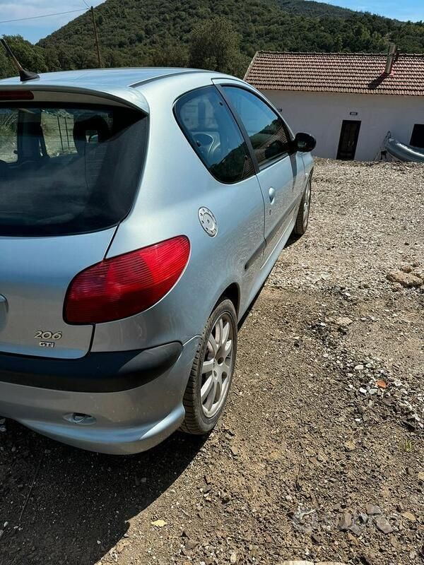 Usata Peugeot 206 GTi 135 CV (99 kW) 2001 Utilitaria