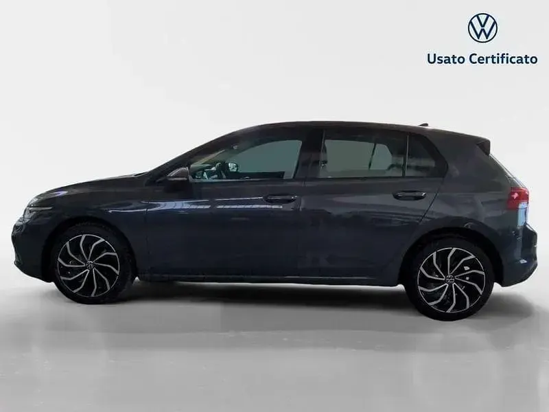 Usata VW Golf VIII Life 116 CV (85 kW) 2022 Berlina