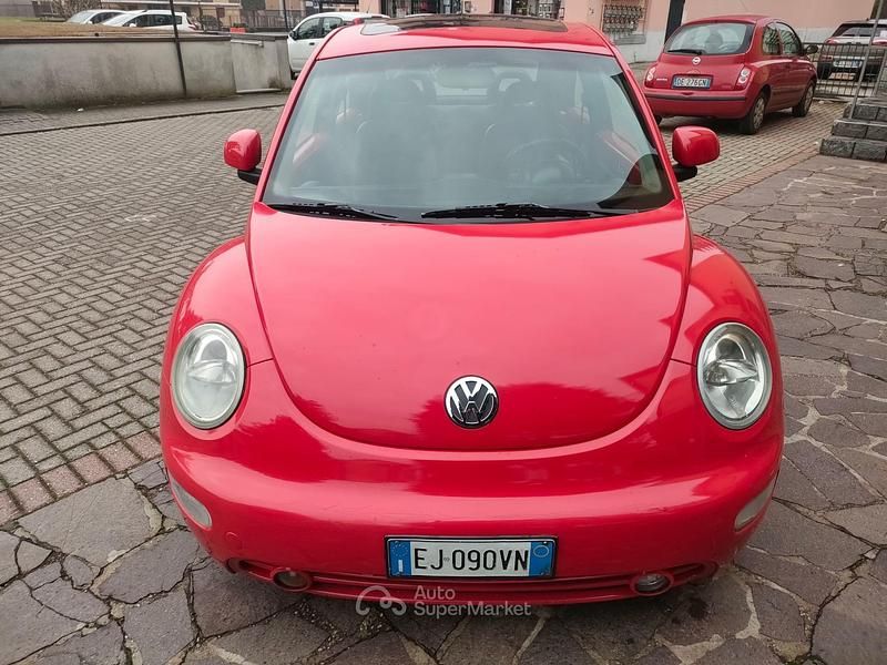 Usata VW New Beetle 116 CV (85 kW) 1999 Rosso Utilitaria