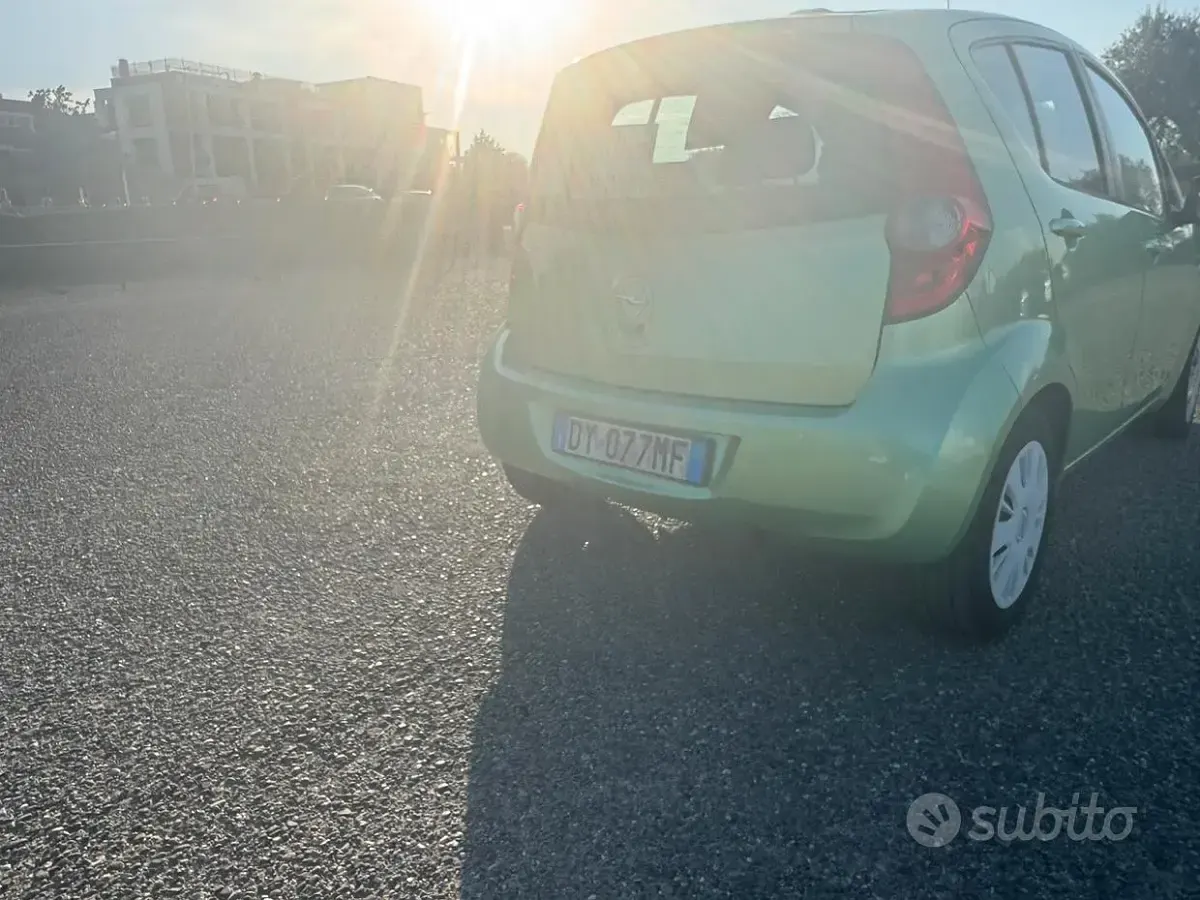 Usata Opel Agila 86 CV (63 kW) 2009 Verde Utilitaria