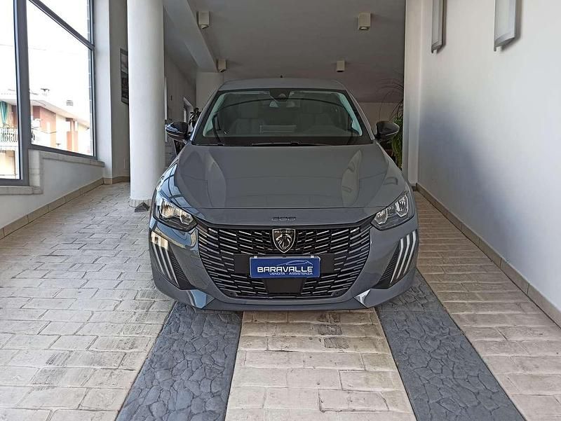 Usata Peugeot 208 Allure 101 CV (74 kW) 2025 Grigio selenium Utilitaria