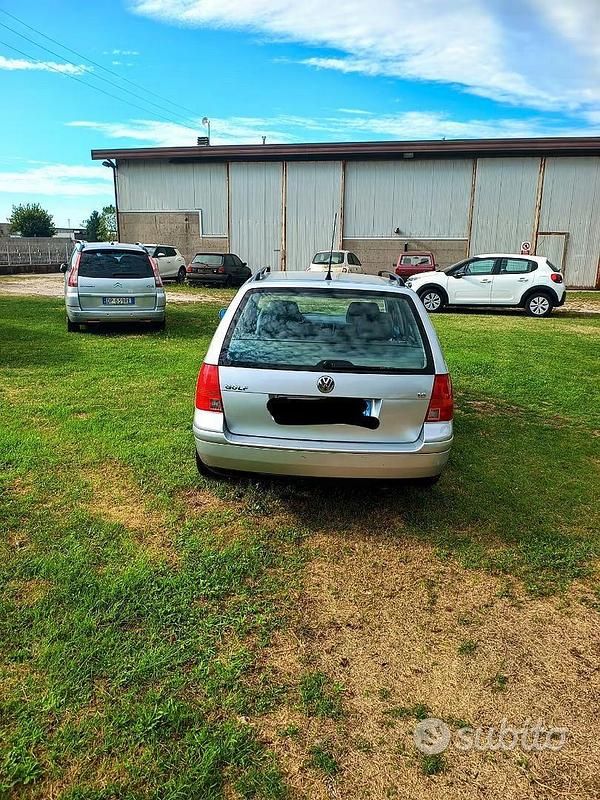 Usata VW Golf IV Highline 105 CV (77 kW) 2001 Argento Station wagon