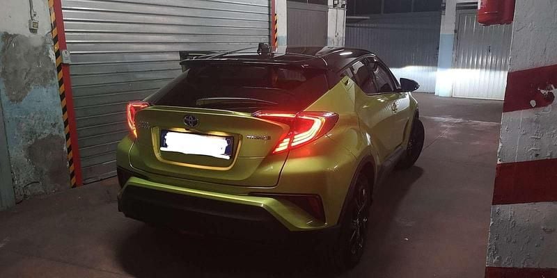 Usata Toyota C-HR Edition 98 CV (72 kW) 2019 Verde SUV