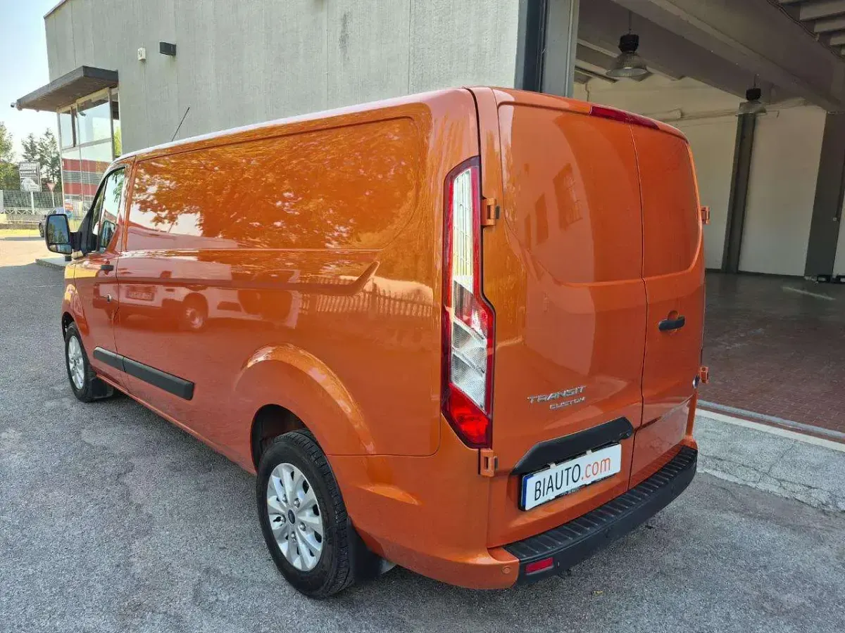 Usata Ford Transit Custom Titanium 170 CV (125 kW) 2022 Arancione Furgone