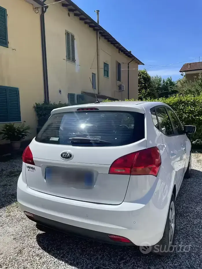 Usata Kia Venga 90 CV (66 kW) 2014 Bianco Utilitaria
