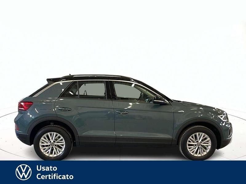 Usata VW T-Roc Life 150 CV (110 kW) 2024 Blu pastello SUV