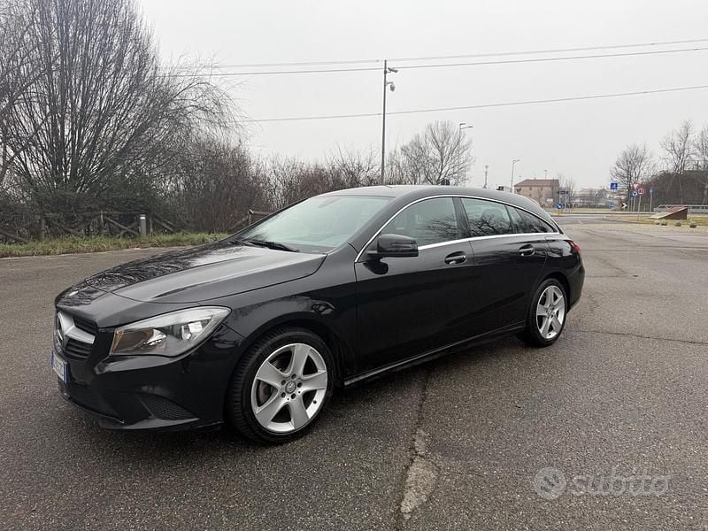 Usata Mercedes C200 Premium 135 CV (99 kW) 2015 Nero Station wagon