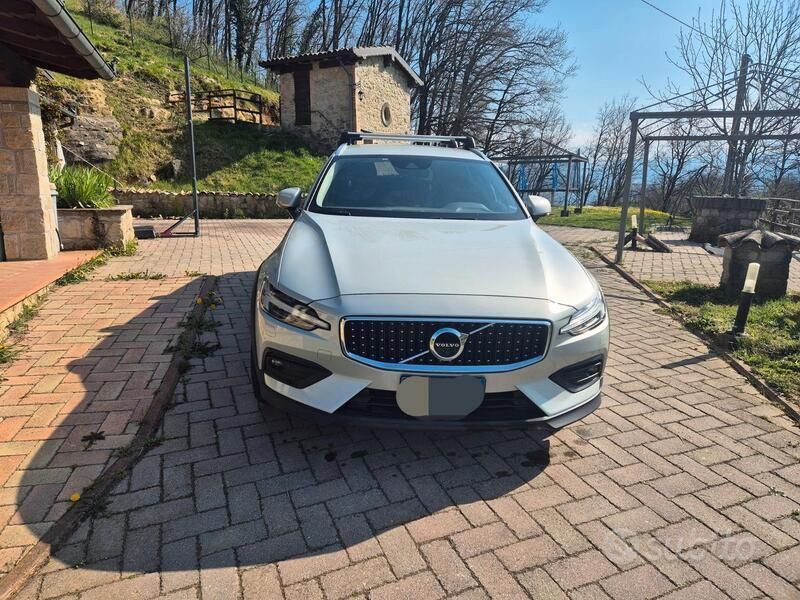 Usata Volvo V60 CC Plus 190 CV (139 kW) 2019 Bianco Station wagon