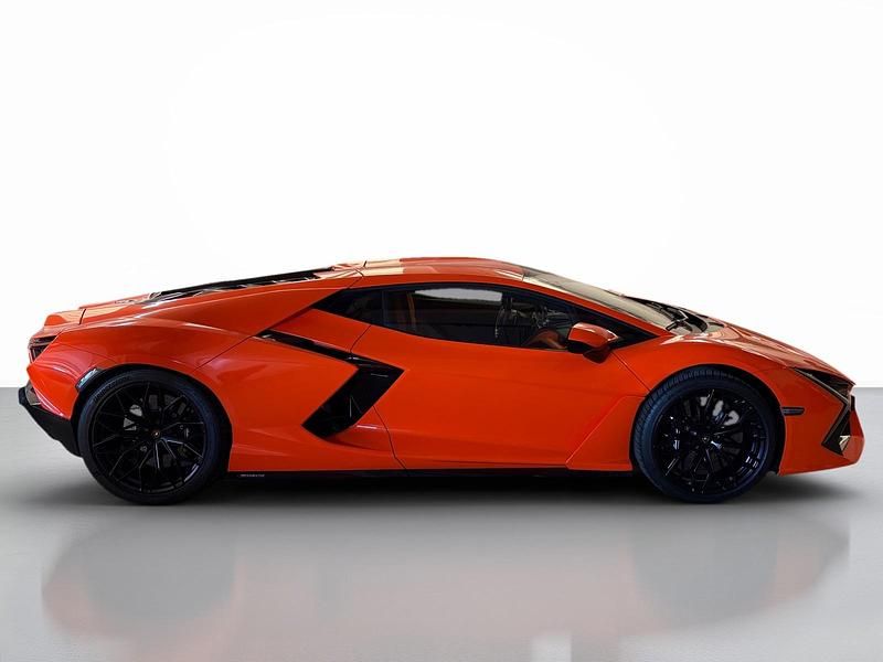 Usata Lamborghini Revuelto 1015 CV (746 kW) 2024 Arancio apodis Coupé