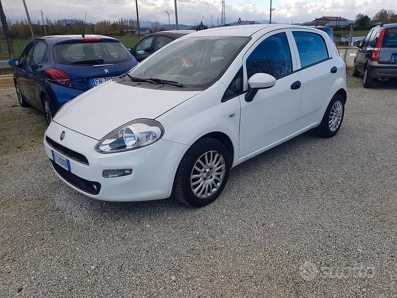 Usata Fiat Punto 77 CV (56 kW) 2018 Bianco Utilitaria