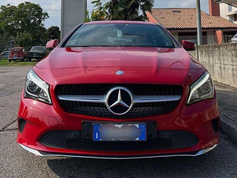 Rosso Usata 2016 Mercedes CLA220 Shooting Brake Business Station wagon | 18.000 € (Cara) - Immagine 1/4