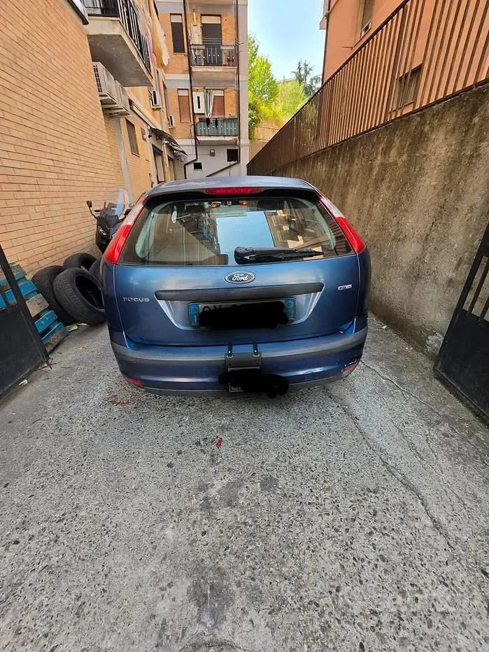 Usata Ford Focus 90 CV (66 kW) 2006 Bluazzurro Berlina