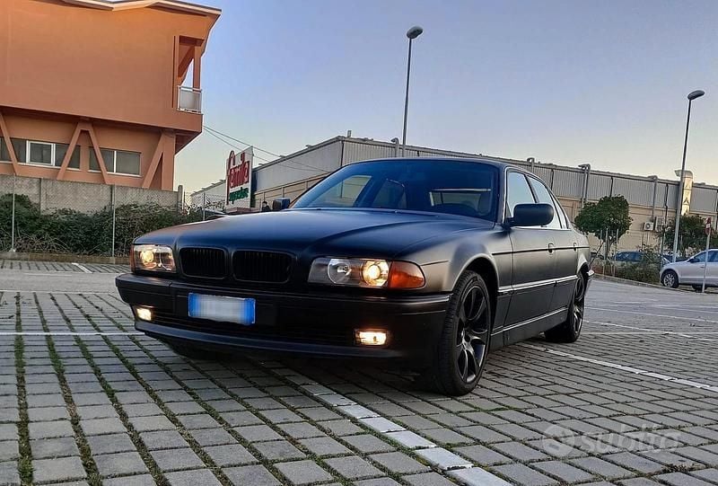 Usata BMW 725 143 CV (105 kW) 1996 Nero Berlina