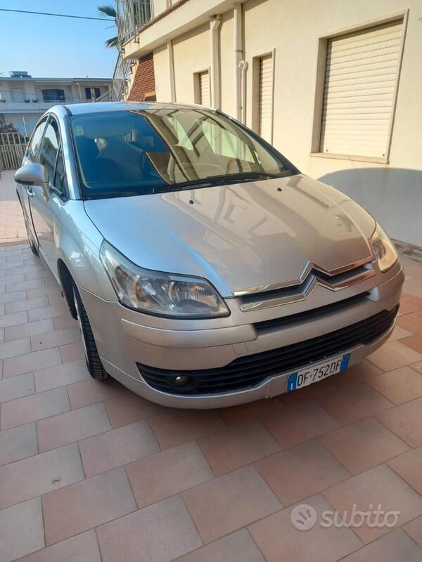 Grigio Usata 2007 Citroën C4 Elegance Tre volumi | 2400 € (Buon prezzo) - Immagine 1/4