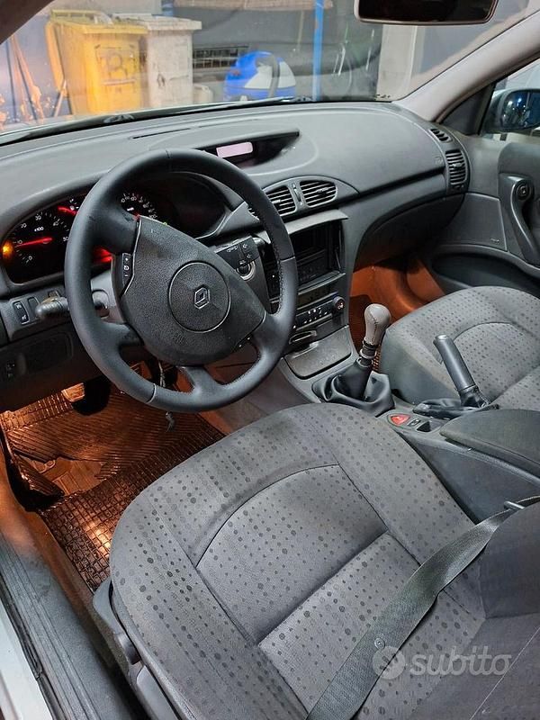 Usata Renault Laguna II 120 CV (88 kW) 2004 Grigio Station wagon