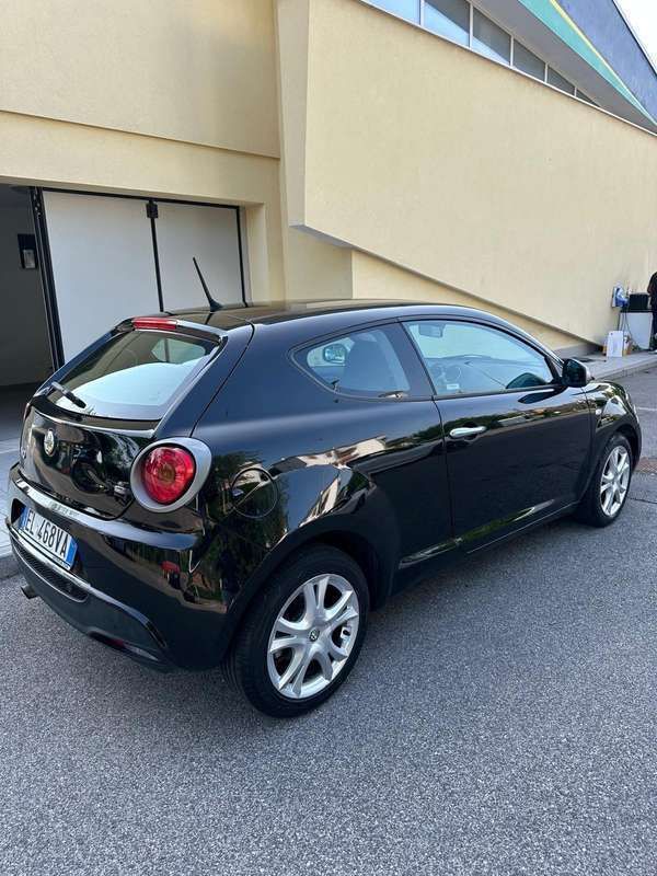 Usata 2012 Alfa Romeo MiTo Distinctive Due volumi | 4100 € (Buon prezzo) - Immagine 1/4