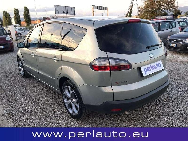Usata Ford S-MAX Titanium 140 CV (102 kW) 2009 Grigio Monovolume